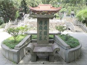 墓土吃瓜亭子,亭子里的历史回响  第1张
